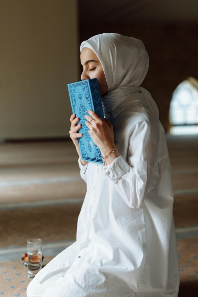 Islamic Studies Programs Online for Women (18-60 Years)